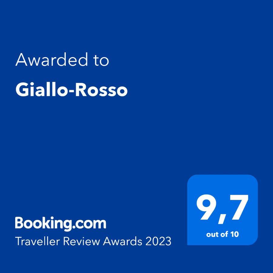 Giallo-rosso Apartment *